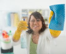 10 Cleaning Supplies Professionals Always Buy