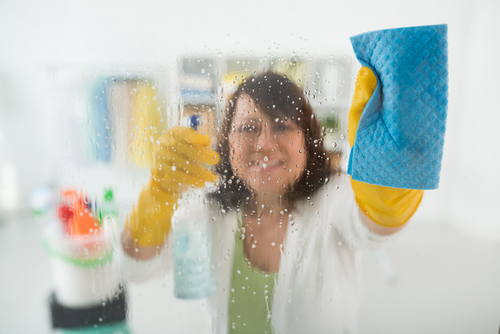 10 Cleaning Supplies Professionals Always Buy